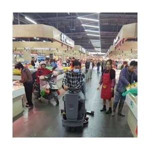廣州農(nóng)貿(mào)菜市場用上揚(yáng)子駕駛式洗地機(jī)