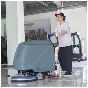 中鐵三局銀川公司使用揚(yáng)子X2手推式洗地機(jī)